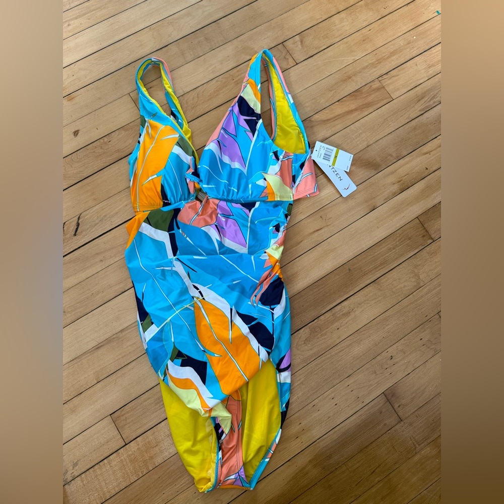 NWT Jantzen Women's Standard Bold Feathers Bandeau One Piece Swimsuit - Picture 2 of 12